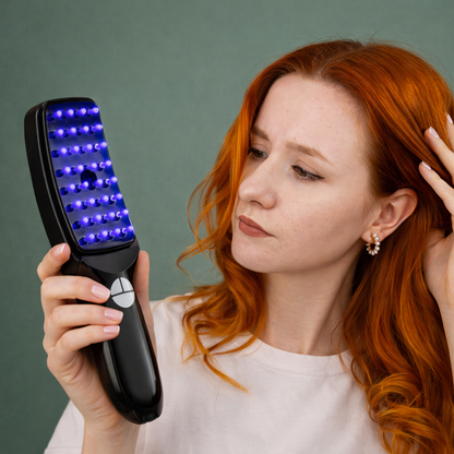 LumiScalp Pro™ – LED Масажен Гребен